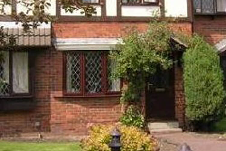 Lytham Holiday Cottages - Image 1 - UK Tourism Online