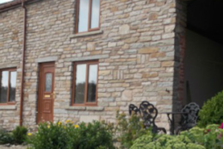 Peers Clough Farm Self Catering Cottage - Image 1 - UK Tourism Online