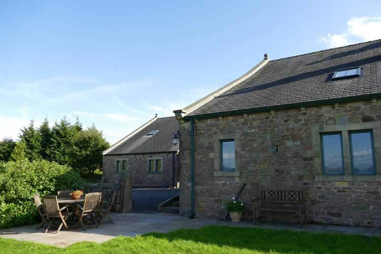 Stonefold Holiday Cottage - Image 1 - UK Tourism Online