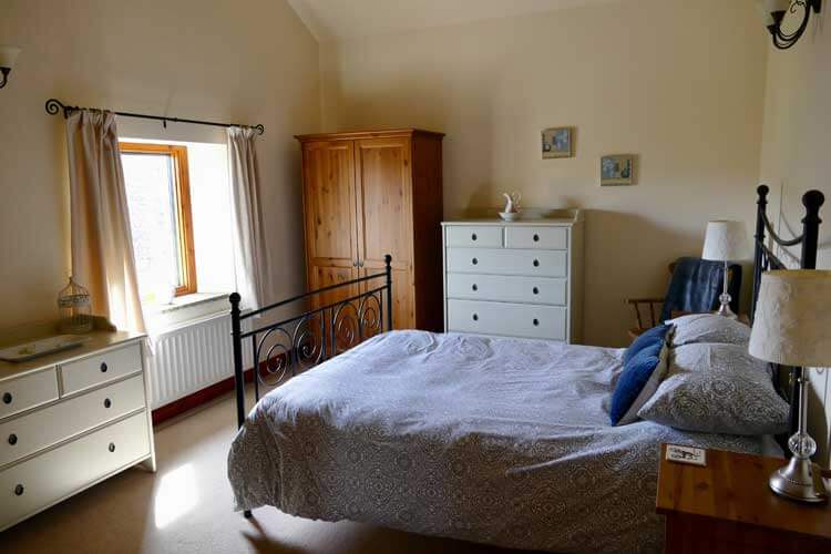 Stonefold Holiday Cottage - Image 2 - UK Tourism Online