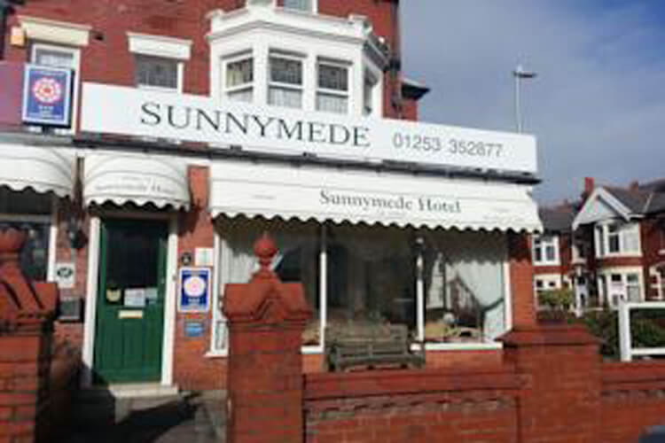 Sunnymede Hotel - Image 1 - UK Tourism Online