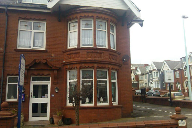 The Beaucliffe - Image 1 - UK Tourism Online