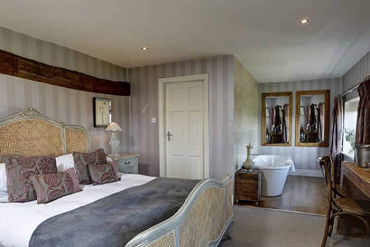 The Shireburn Arms Hotel - Image 2 - UK Tourism Online