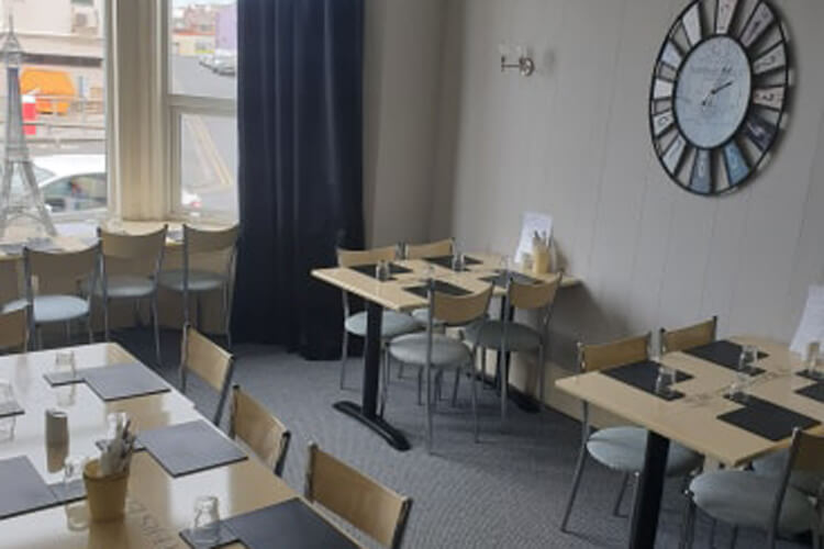 Waters Edge Guest House - Image 1 - UK Tourism Online