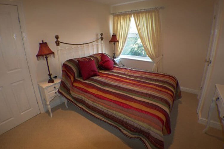 Abbey House Apartment Hotel - Image 1 - UK Tourism Online
