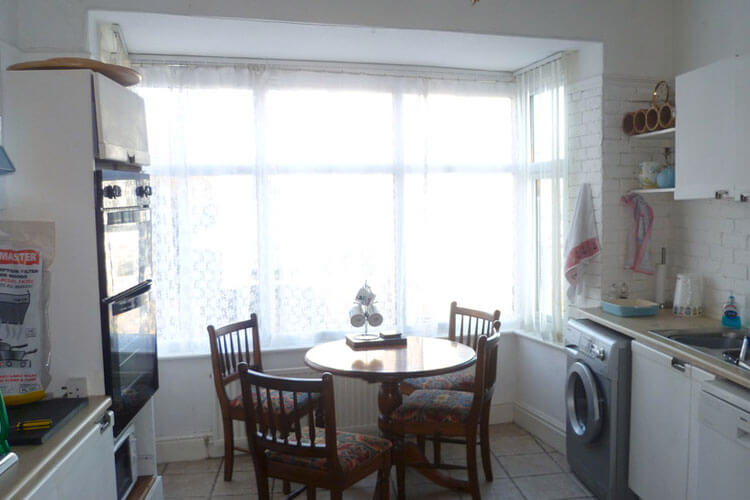 Wirral Holiday Apartment - Image 3 - UK Tourism Online