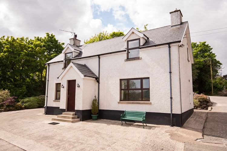 Drumfaskey Cottage - Image 1 - UK Tourism Online