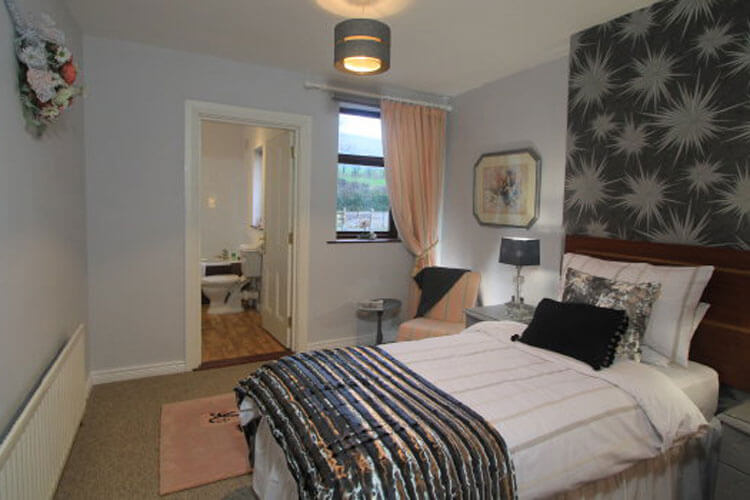 Largy Coastal Apartments - Image 2 - UK Tourism Online