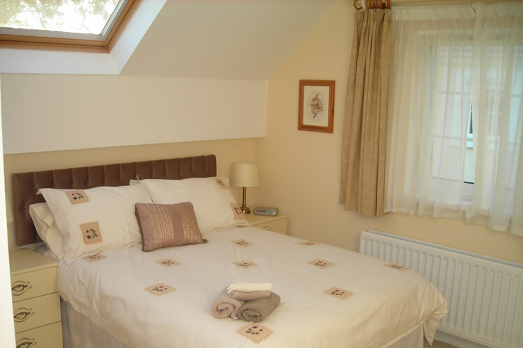 Courtyard Cottage B&B - Image 2 - UK Tourism Online