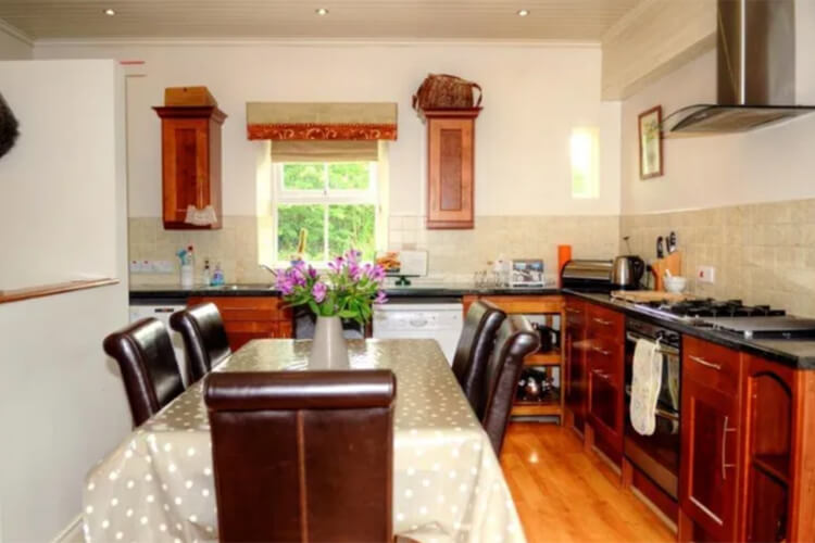 The Coach House Hot tub & Pizza Barn - Image 2 - UK Tourism Online