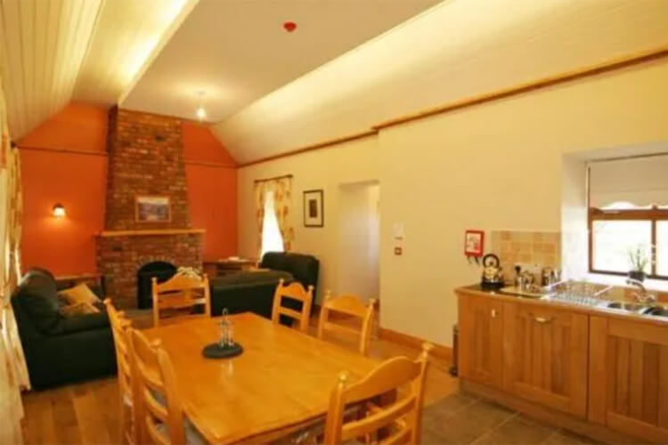 Yew Wood Cottage - Image 4 - UK Tourism Online