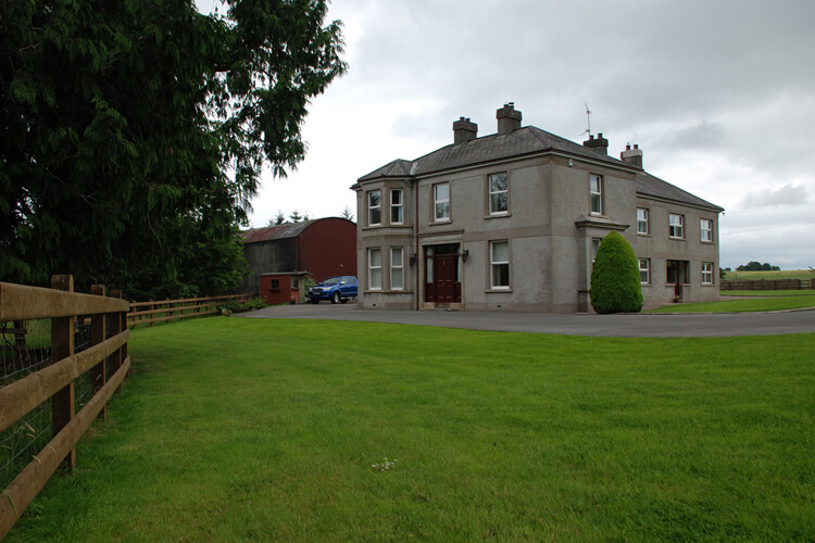 Derryvree House and Cottage - Image 1 - UK Tourism Online