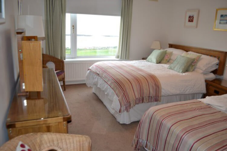 BeachView Apartment - Image 1 - UK Tourism Online