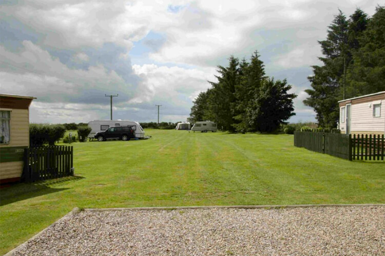 East Balthangie Caravan Park - Image 1 - UK Tourism Online