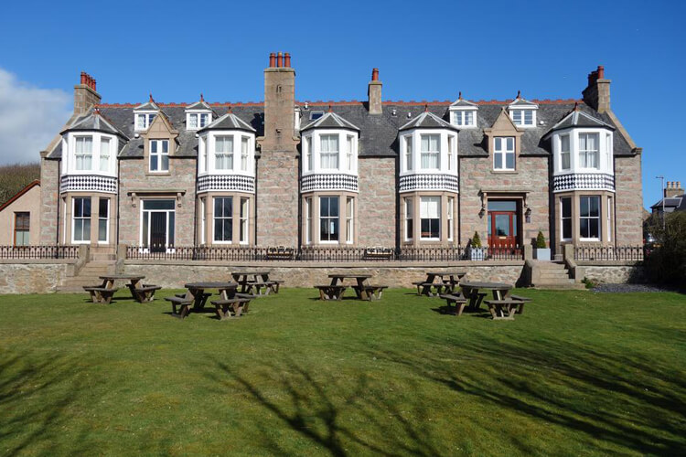 Kilmarnock Arms Hotel - Image 1 - UK Tourism Online