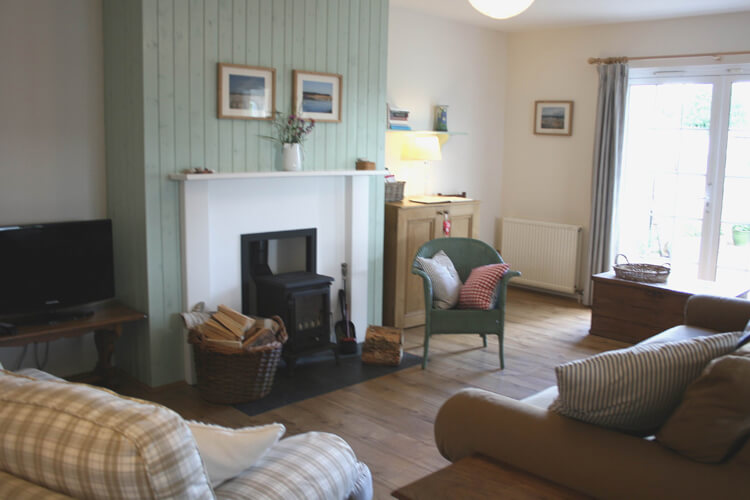 Rosebay Cottage - Image 3 - UK Tourism Online