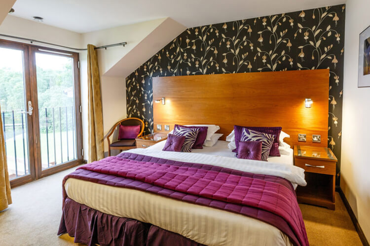 The Lodge on the Loch - Image 3 - UK Tourism Online