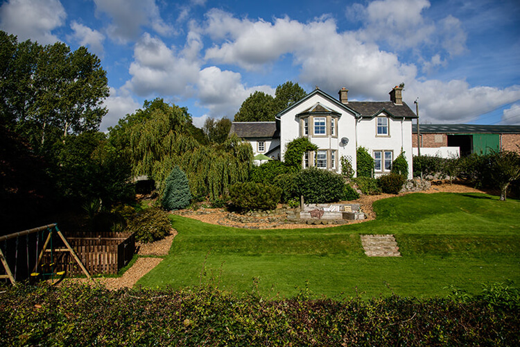 Carmichael Farmhouse - Image 1 - UK Tourism Online