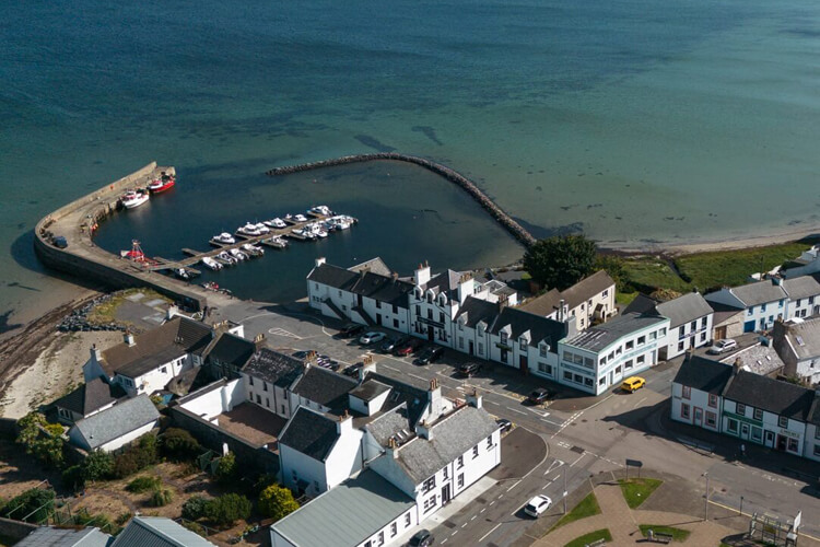 Bowmore Distillery Cottages - Image 1 - UK Tourism Online