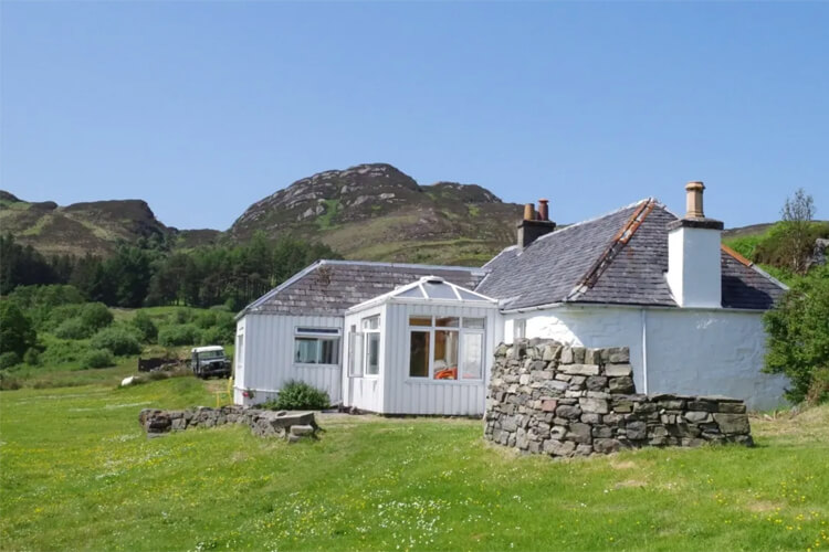 Carna House and Cottage - Image 1 - UK Tourism Online
