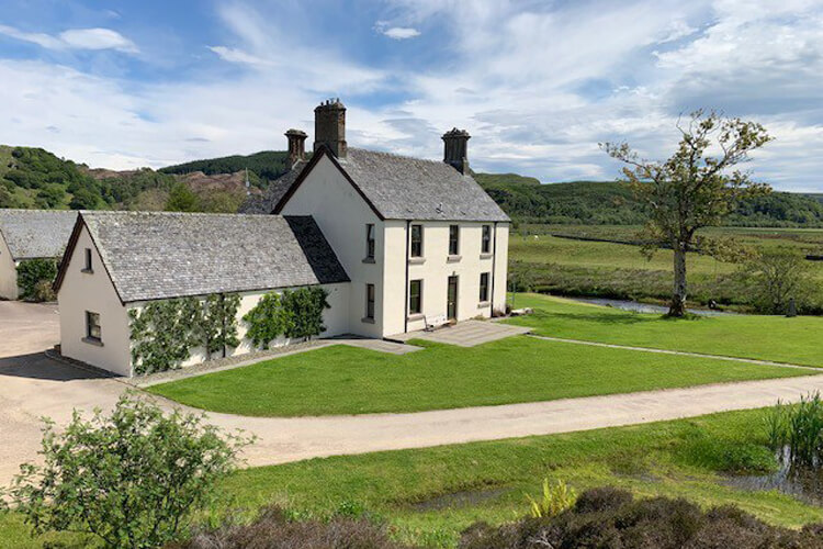 Dunadd Cottages - Image 1 - UK Tourism Online