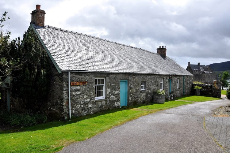 Duntrune Cottages - Image 1 - UK Tourism Online