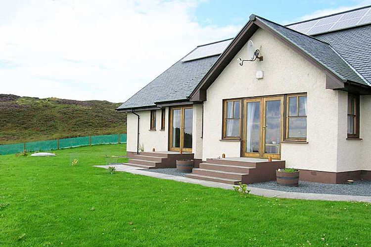 Heathery Brae Bed and Breakfast - Image 1 - UK Tourism Online