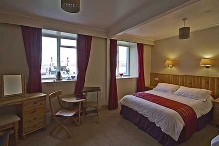 Port Askaig Hotel and Stores - Image 2 - UK Tourism Online