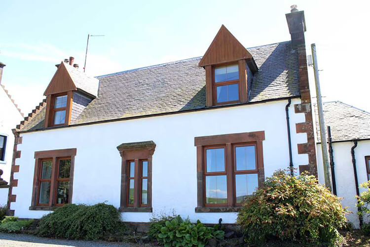 Auchenflower Holiday Cottage - Image 1 - UK Tourism Online