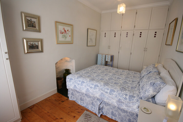 Holly Tree Cottage - Image 4 - UK Tourism Online