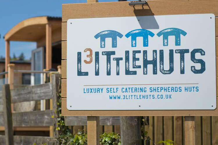 3 Little Huts - Image 1 - UK Tourism Online