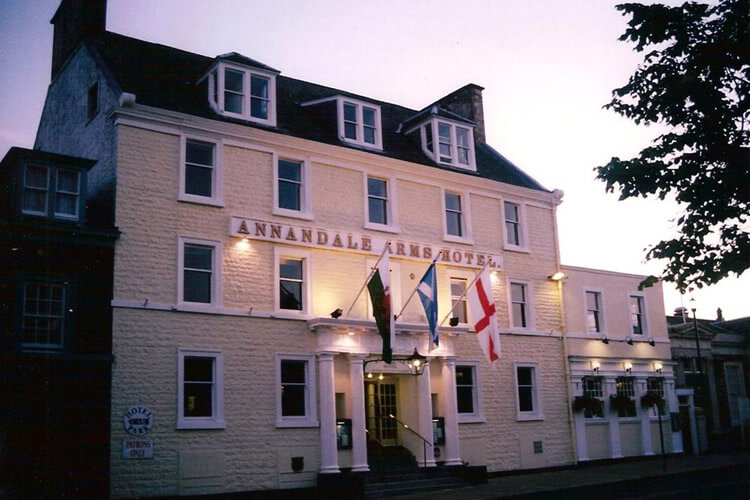 Annandale Arms Hotel - Image 1 - UK Tourism Online