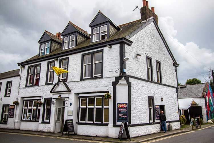 Craigdarroch Arms Hotel - Image 1 - UK Tourism Online