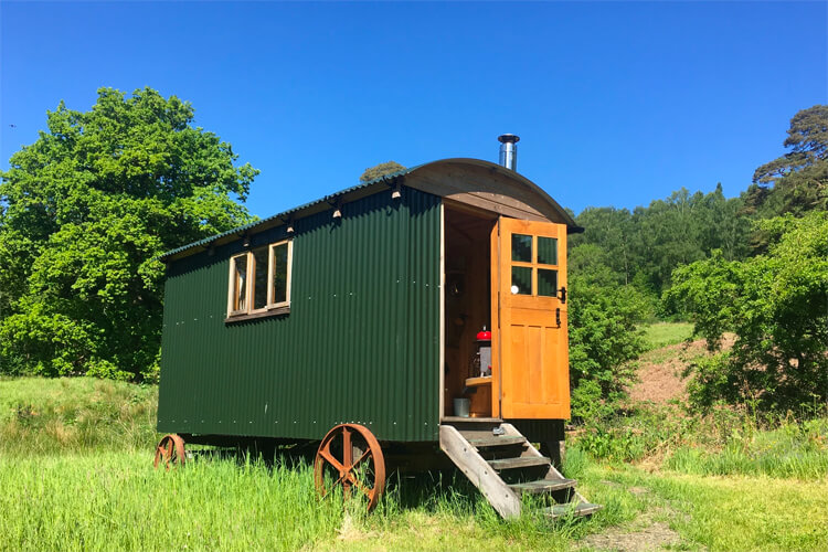 Garroch Glen Shepherds Huts - Image 1 - UK Tourism Online