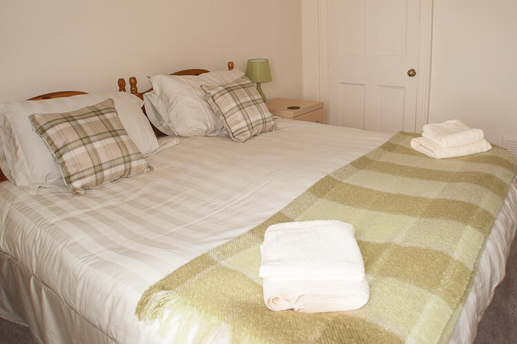 Mull of Galloway Lighthouse Holiday Cottages - Image 2 - UK Tourism Online