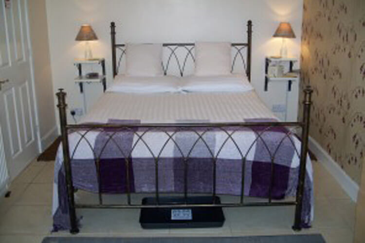 No Twenty Nine Well Street Bed and Breakfast - Image 2 - UK Tourism Online