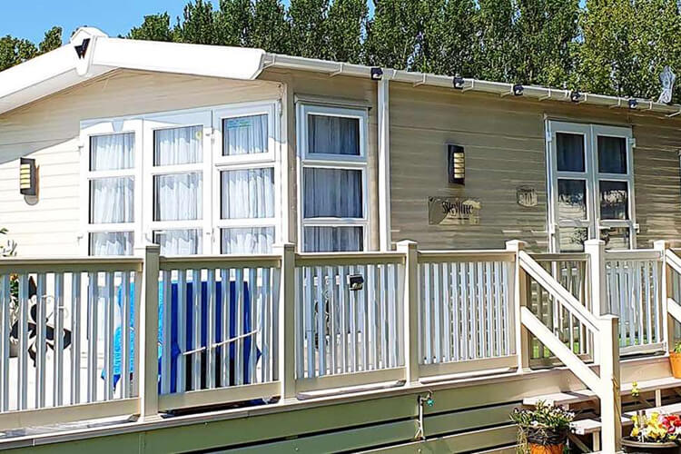 Ryan Bay Holiday Park - Image 1 - UK Tourism Online