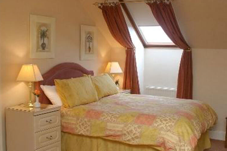 The Aberdour Licensed Guesthouse - Image 2 - UK Tourism Online