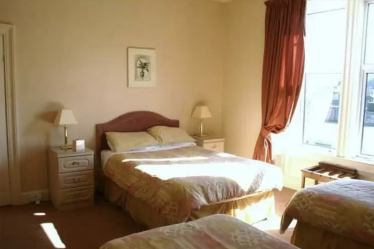 The Aberdour Licensed Guesthouse - Image 3 - UK Tourism Online