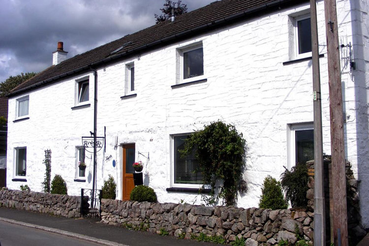 Trewan Guest House Self Catered Accommodation - Image 1 - UK Tourism Online