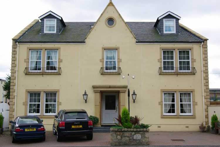 Aaran Lodge Guest House - Image 1 - UK Tourism Online