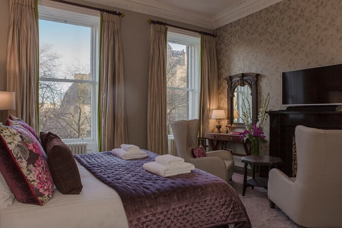Castle View Apartment @ Castle Terrace Thumbnail | Edinburgh Self Catering - Edinburgh & Lothians | UK Tourism Online