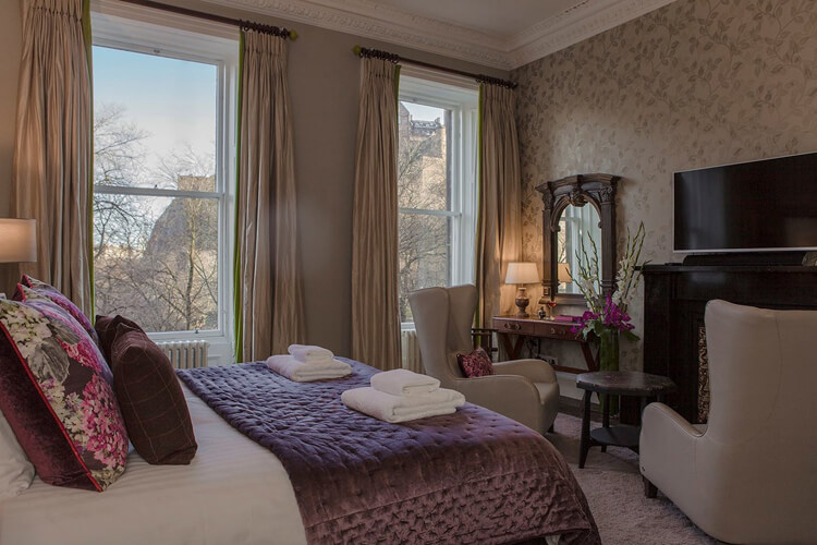 Castle View Apartment @ Castle Terrace - Image 1 - UK Tourism Online