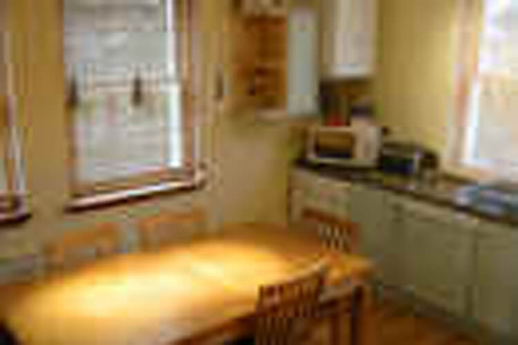 Edinburgh Family Self Catering Holiday Apartment - Image 2 - UK Tourism Online