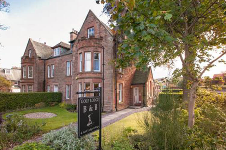 Golf Lodge Bed and Breakfast - Image 1 - UK Tourism Online