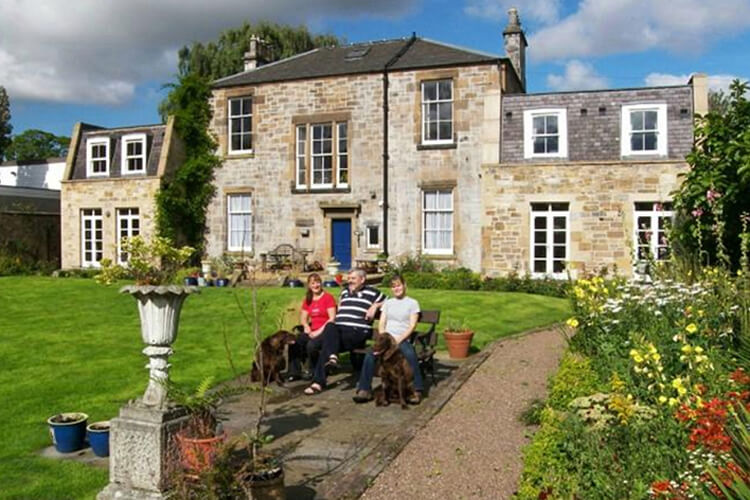 Rathan House - Image 1 - UK Tourism Online