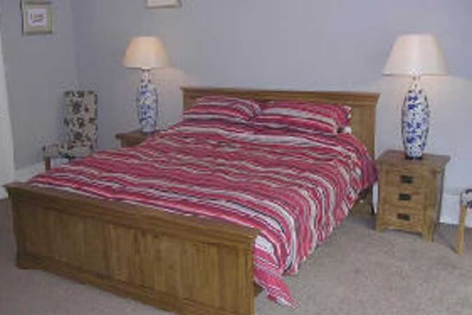 West End Apartment with Terrace Thumbnail | Edinburgh Self Catering - Edinburgh & Lothians | UK Tourism Online