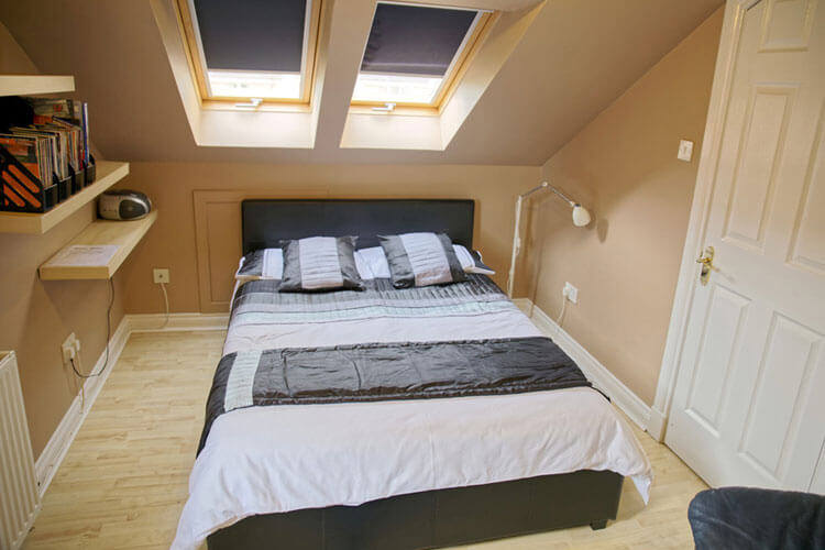 3Mac - Dunfermline Self-Catering Apartment - Image 1 - UK Tourism Online