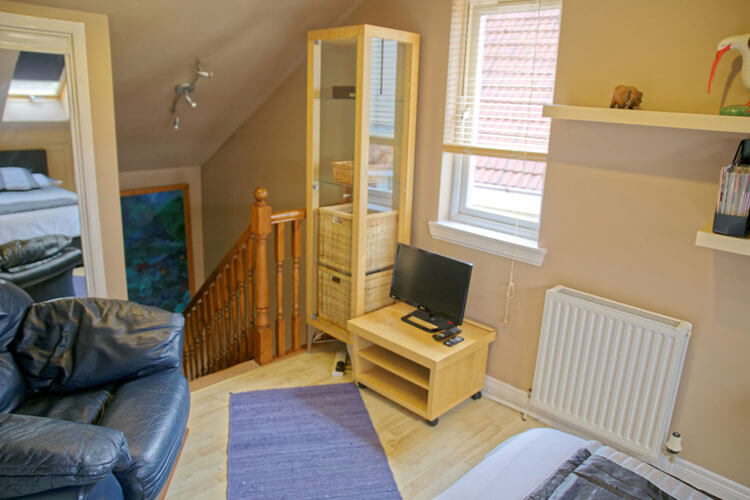 3Mac - Dunfermline Self-Catering Apartment - Image 3 - UK Tourism Online