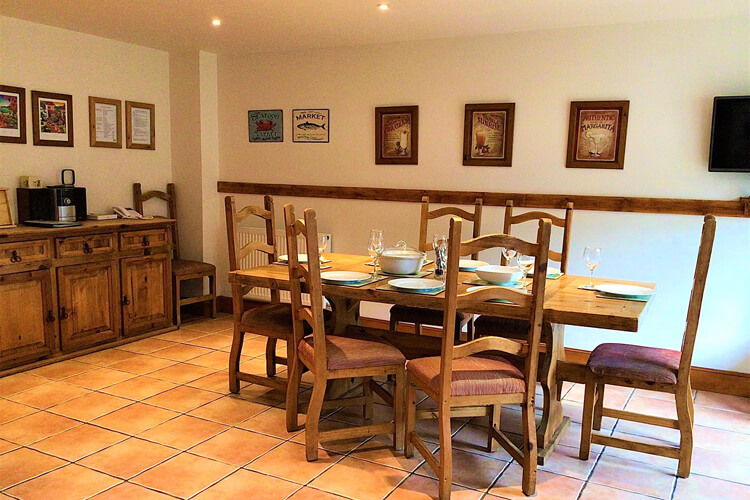 Newhill Farm Cottages - Image 4 - UK Tourism Online